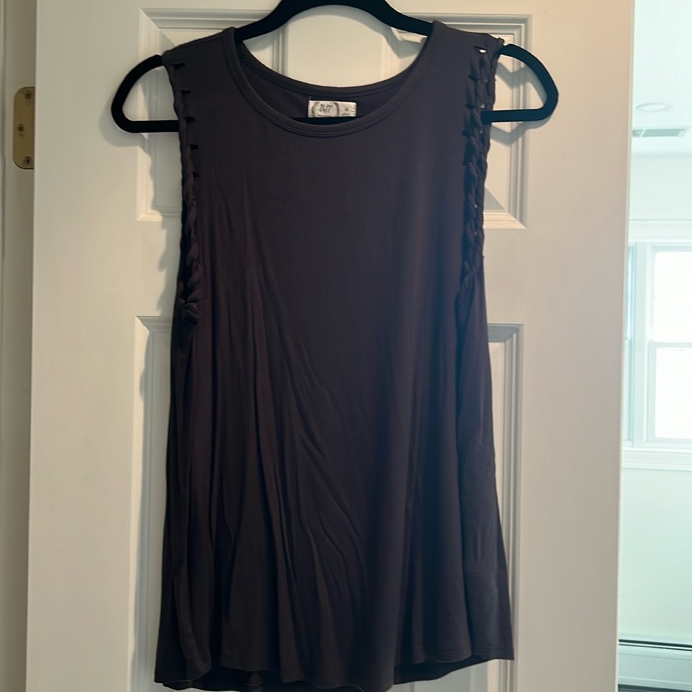 Gray tank with arm detail